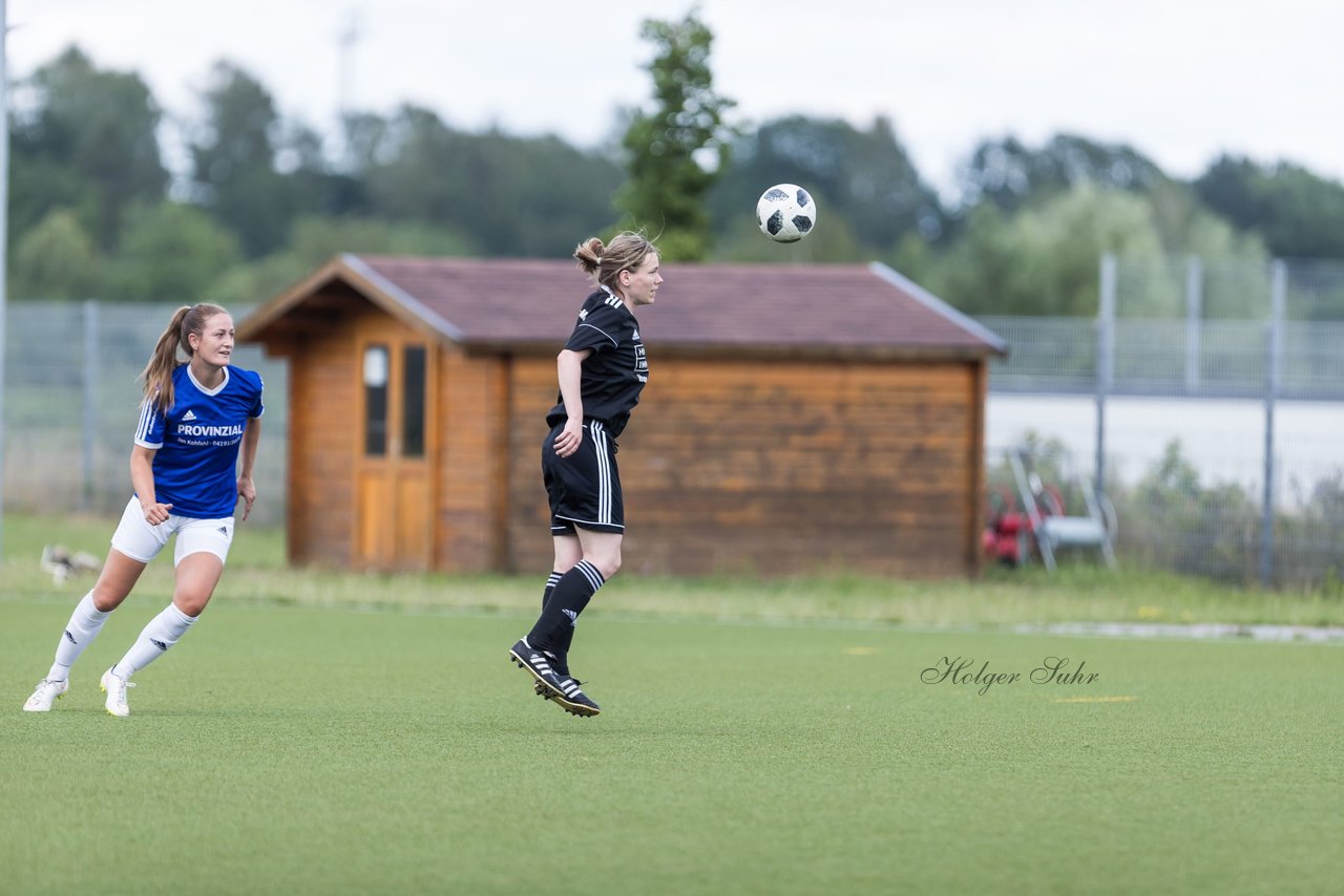 Bild 154 - Frauen FSC Kaltenkirchen - SG Daenisch-Muessen : Ergebnis: 7:1